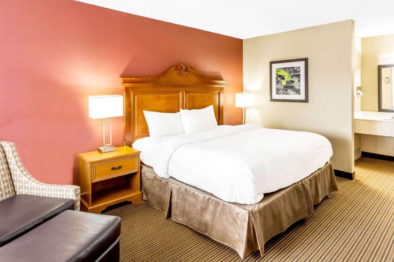 Ramada By Wyndham Salt Lake City North Temple 외부 사진
