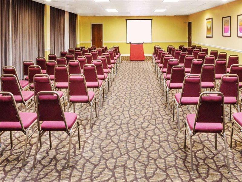 Ramada By Wyndham Salt Lake City North Temple 외부 사진
