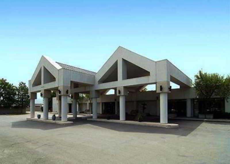 Ramada By Wyndham Salt Lake City North Temple 외부 사진