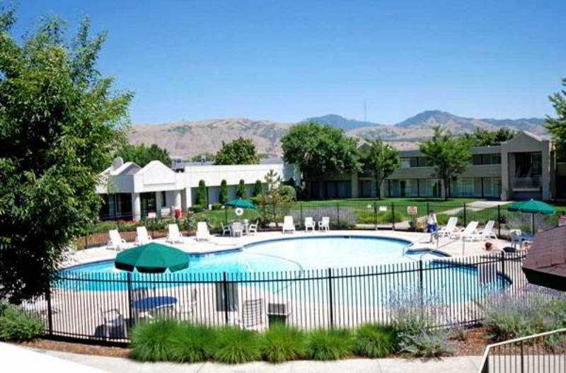 Ramada By Wyndham Salt Lake City North Temple 외부 사진