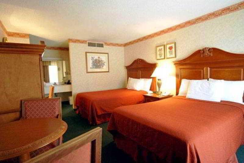 Ramada By Wyndham Salt Lake City North Temple 외부 사진
