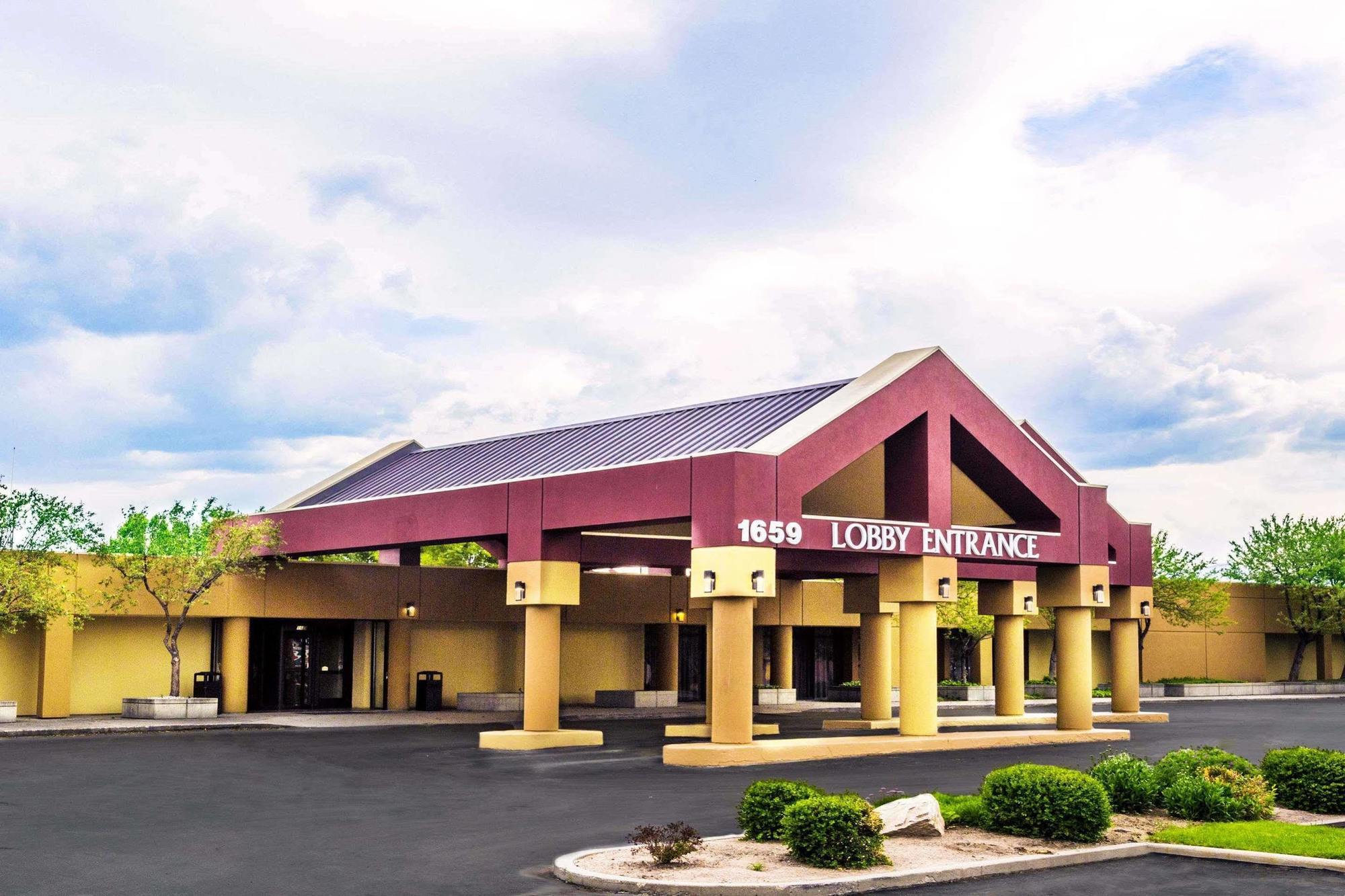 Ramada By Wyndham Salt Lake City North Temple 외부 사진