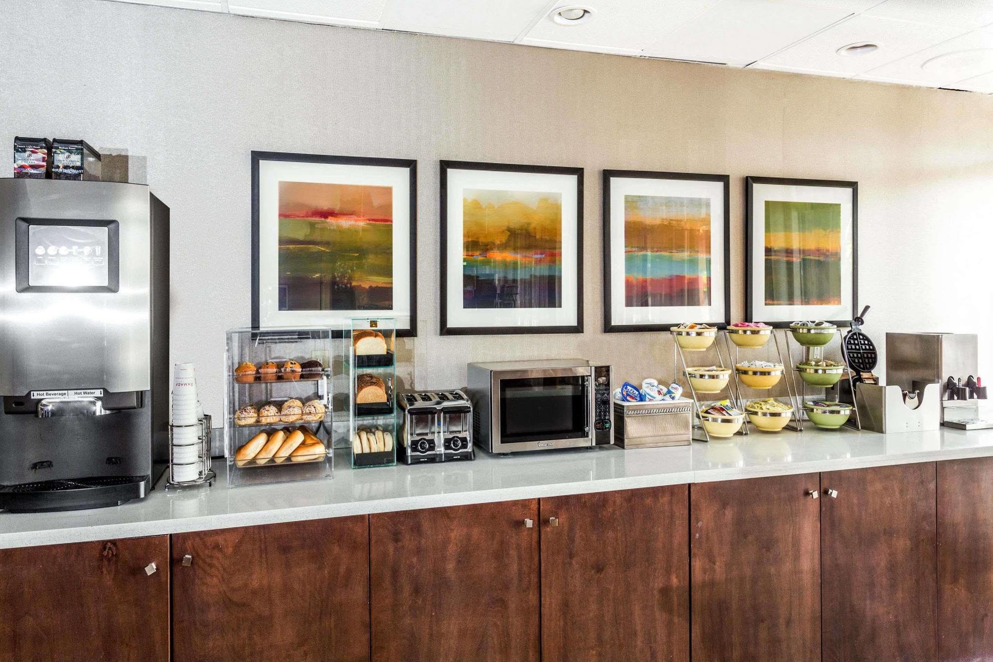 Ramada By Wyndham Salt Lake City North Temple 외부 사진