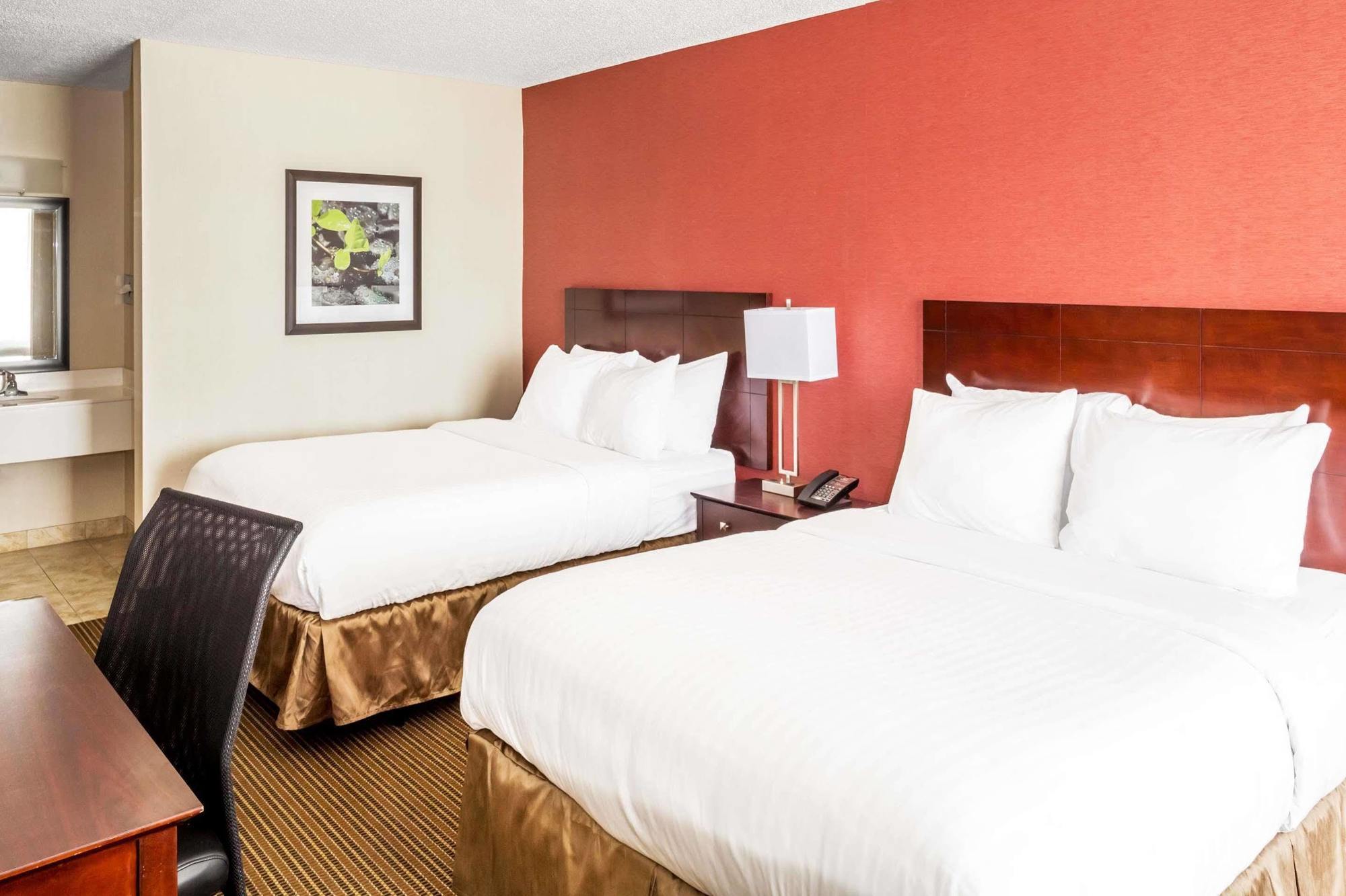 Ramada By Wyndham Salt Lake City North Temple 외부 사진